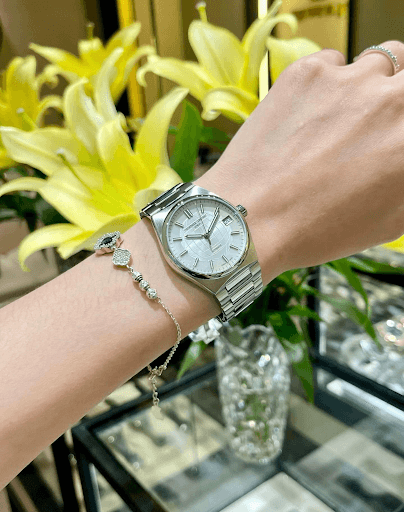 Đồng hồ Quartz là gì? Một số ưu điểm và nhược điểm của đồng hồ Quartz